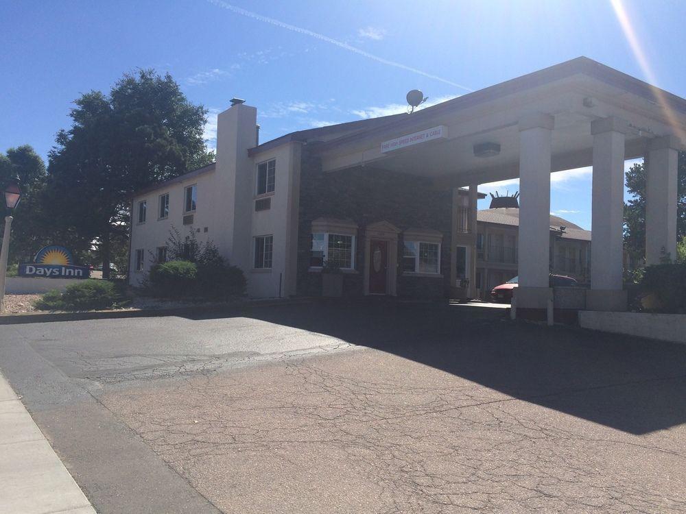 Knights Inn Colorado Springs Central Exterior photo